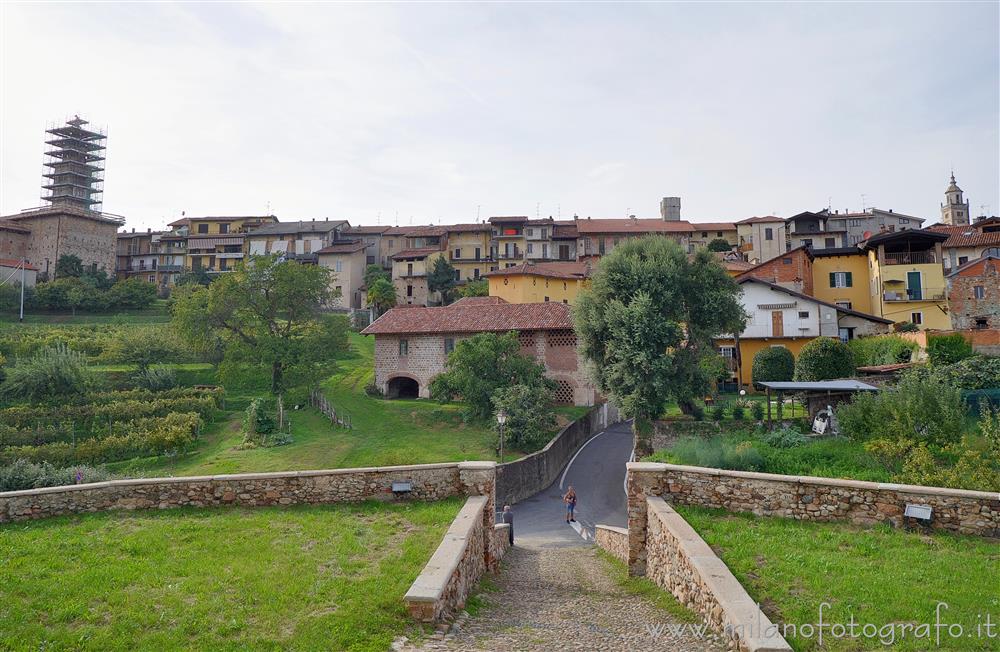Masserano (Biella) - Masserano visto dal sagrato della Chiesa di San Teonesto